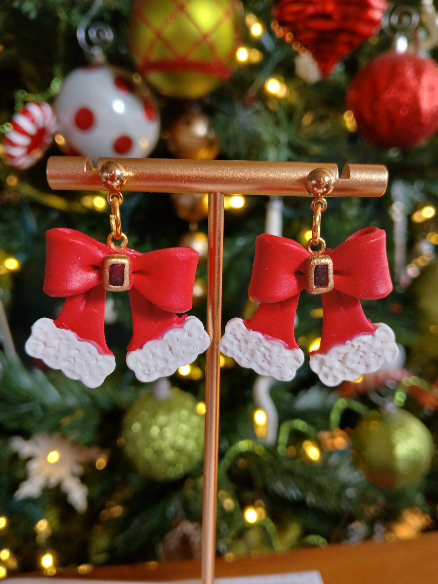 Santa’s Cozy Bows